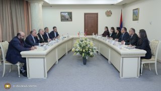 Председатель Следственного комитета Артур Погосян принял делегацию, возглавляемую министром юстиции Исламской Республики Иран